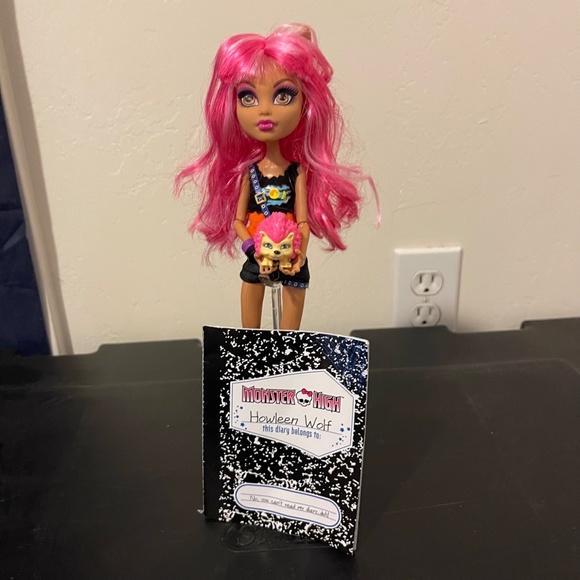 Howleen Wolf Monster High Doll - Picture 1 of 3